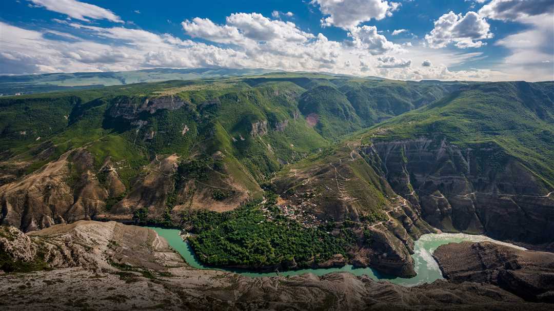 Хребет Кваркуш и Жигаланские водопады